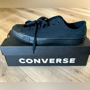 Converse chuck taylor men’s black monochrome 11.5 new!